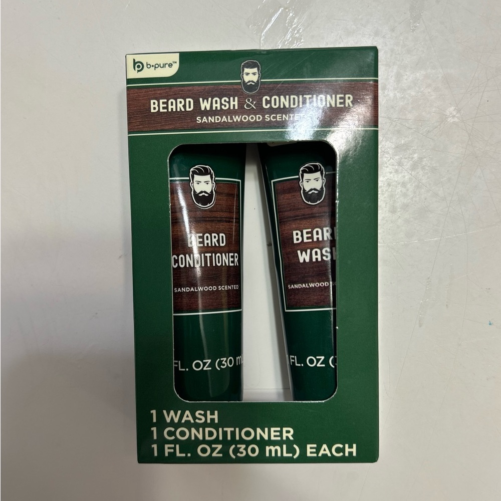 NEW IN BOX MENS BEARD/MOUSTACHE
WASH/CONDITIONER
SANDALWOOD SCENT